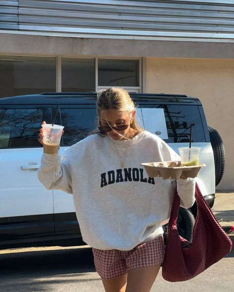 brit harvey on Instagram: "Comfies today ♥️" Cute Outfit Fall, Fall Outfit Comfy, Casual Outfit Fall, Fall Outfit Aesthetic, Aesthetic Fall Outfit, Oversized Sweater Outfit, Outfit Grunge, Comfy Casual Outfits, Aesthetic Fall