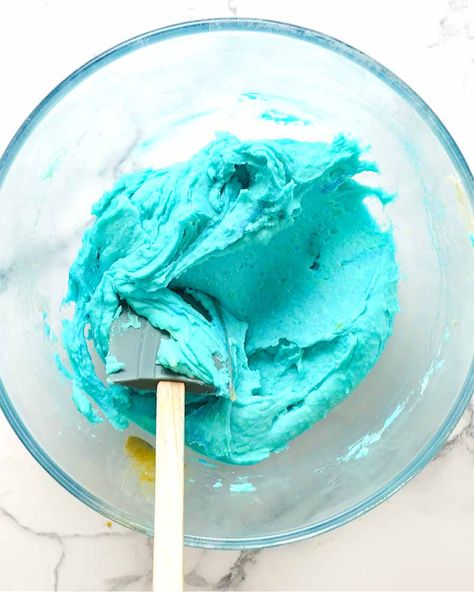 Diy Dog Frosting, Doggy Cakes For Dogs, Dog Cake Homemade, Birthday Cake For A Dog, Icing For Dog Cake, Gender Reveal Dog Cake, Frosting For Dog Cake, Dog Friendly Frosting Recipe, Dog Cake Icing Recipe