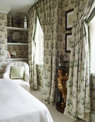 Bedrooms - Interior Design Photo Gallery - Timothy Corrigan Timothy Corrigan, Famous Interiors, English Cottage Interiors, Colefax Fowler, Chateaux Interiors, Colefax And Fowler, The Curtains, Interior Design Photos, Cottage Interiors