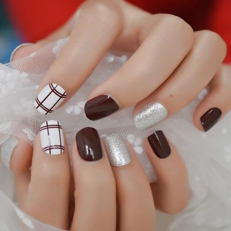 Full Nail Tips, Nail Art Tips, Edge Nails, Finger Nail Art, Strong Glue, Nail Length, Silver Nails, Nail Art Hacks, False Nail