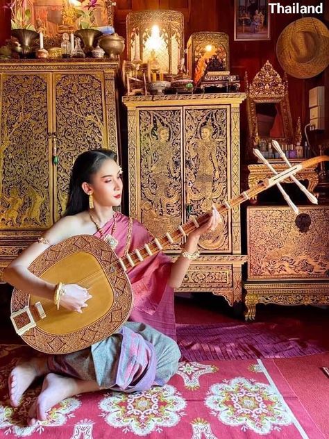 Thai Lady in the Traditional Costume Playing 'Krachappi' Thai Musical Instrument // Credit: Thai Culture to the World Classical Instruments, Red Smoothie, Thai Culture, Royal Court, Traditional Music, Percussion Instruments, Traditional Costume, Musical Instrument, Art Google