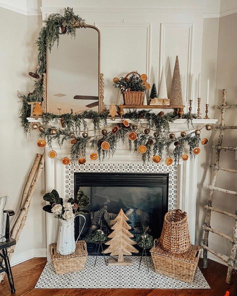 Oranges Garland, Orange Garlands, Dried Orange Garland, How To Make Orange, Dried Oranges, Tree Themes, Orange Garland, Full Look, Instagram Blog