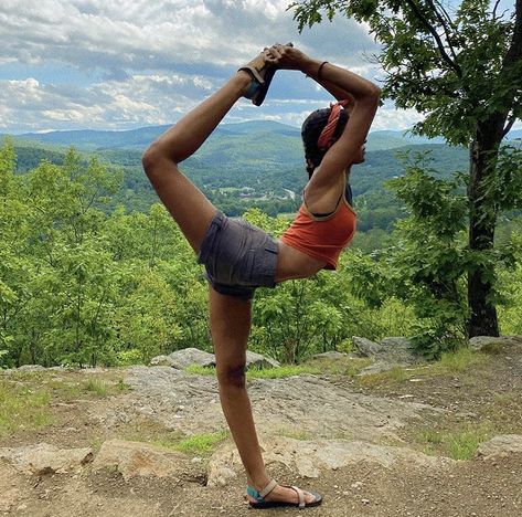 Yoga Instagram Pictures, Yoga Aesthetic Inspiration, Laufey Aesthetic, Yoga In Nature, Stretch Therapy, Yoga Aesthetic, Yoga Inspo, Yoga Poses Advanced, Yoga Body