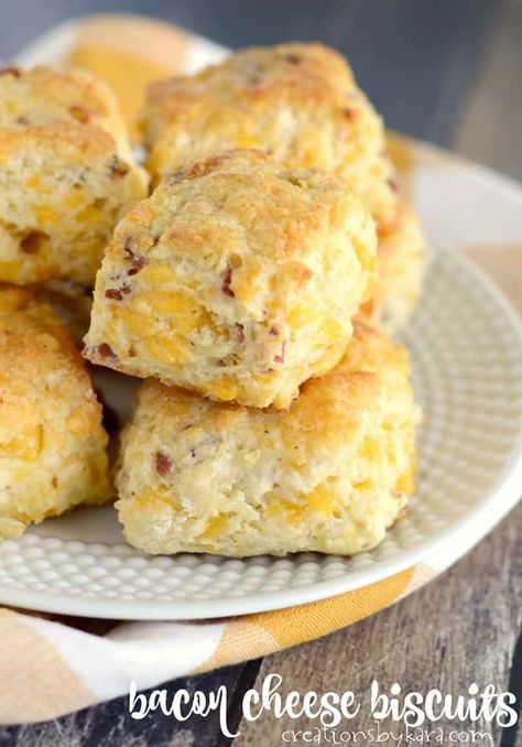 Bacon Cheese Biscuits - these easy biscuits go perfectly with soup. Everyone loves these biscuits. #baconbiscuits #cheesebiscuits #baconcheesebiscuits #creationsbykara Bacon Cheddar Biscuits, Easy Biscuits, Bacon Casserole, Jo Cooks, Easy Bacon, Cheddar Biscuits, Cheese Biscuits, Biscuits Easy, Bacon Breakfast