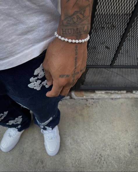 Iced Out Jewelry Men, Drake Fashion, Money Clothes, Streetwear Jewelry, Hand Tats, Sketch Tattoo Design, Pretty Jewelry Necklaces, Men Aesthetic, Mens Outfit Inspiration