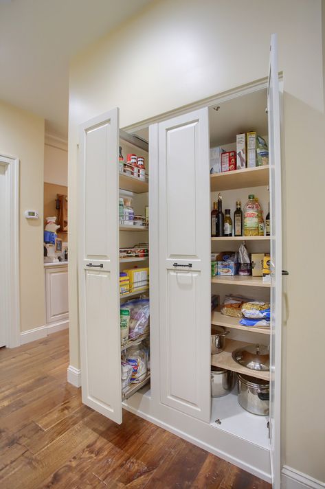 Custom Pantry Ideas, Built In Pantry Cabinet Wall, Glazed Cabinets, Wall Pantry, Kitchen Rehab, Glazed Kitchen Cabinets, Kitchen Built In, Kitchen Cabinet Trends, Kitchen 2020