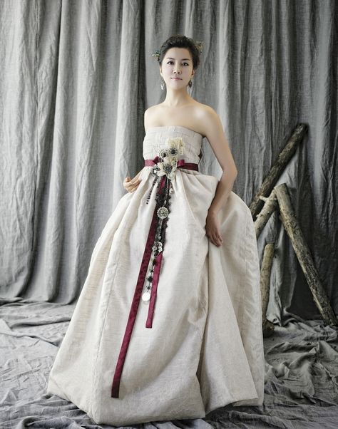 Filipiniana Wedding Dress, Hanbok Wedding Dress, Hanbok Wedding, Korean Wedding Dress, Korean Traditional Dress, Modern Hanbok, Famous Dress, Korean Wedding, Traditional Korean