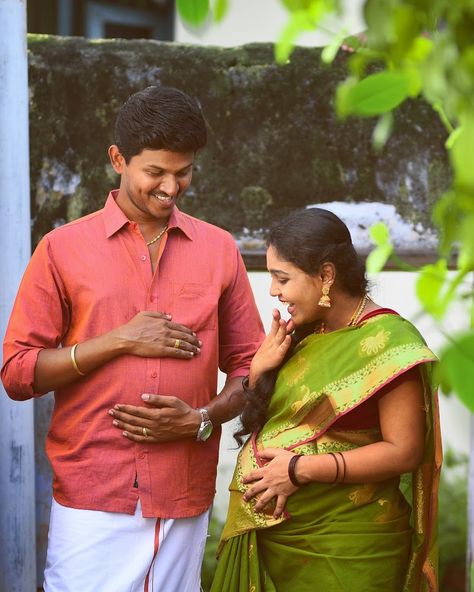 Sreemantham Stills, Indian Maternity Photos, Couple Maternity Poses, Studio Maternity Shoot, Baby Bump Photoshoot, Maternity Dresses Photography, Maternity Photography Poses Outdoors, Baby Announcement Photoshoot, Baby Shower Pictures