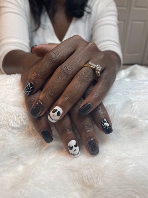 Halloween Overlay Nails, Halloween Men Nails, Halloween Nails Short Coffin, Halloween Nails Ideas Short, Skeleton Nail Designs, Dexter Nails, Jack The Skeleton Nails, Oogie Boogie Nails Short, Jack Skeleton Nails