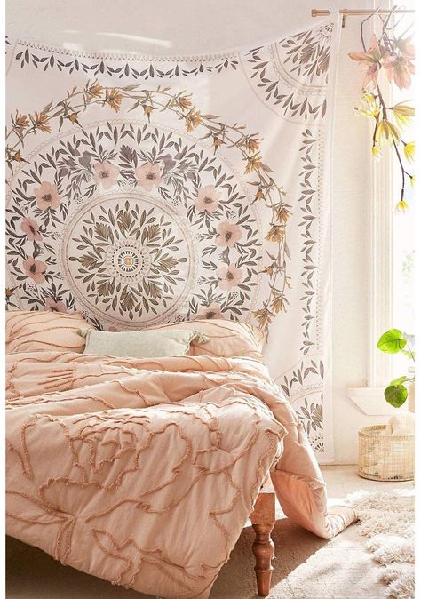 STYLECASTER | Tapestry bedroom ideas | tapestry wall hanging | tapestry bedroom aesthetic | wall hanging | wall art | bedroom decor ideas | Simpkeely medallion tapestry amazon Hm Home, Mandala Wall Hanging, Tapestry Bedroom, Hippie Look, Renovation Design, Vintage Bedroom, Décor Diy, Boho Stil, Boho Bedroom