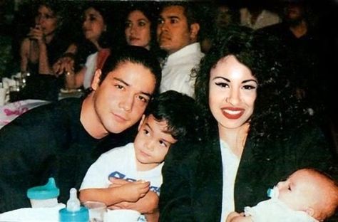 Selena and Chris with two children (honestly I'm not sure if this is real or not, it actually looks sorta real, but I'm not sure.) Selena Quintanilla And Chris Perez, Selena Museum, Selena Perez, Selena And Chris Perez, Chris Perez, Selena Quintanilla Fashion, Selena Pictures, Selena Q, Tejano Music