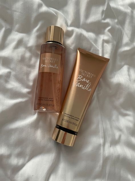 Victoria Secret Vanilla Body Mist, Vs Vanilla Perfume, Victoria Secret Perfume Aesthetic Bare Vanilla, Vs Body Lotion, Smell Good Vision Board, Vanilla Smell Aesthetic, Body Spray Aesthetic, Bare Vanilla Victoria Secret, Vs Bare Vanilla