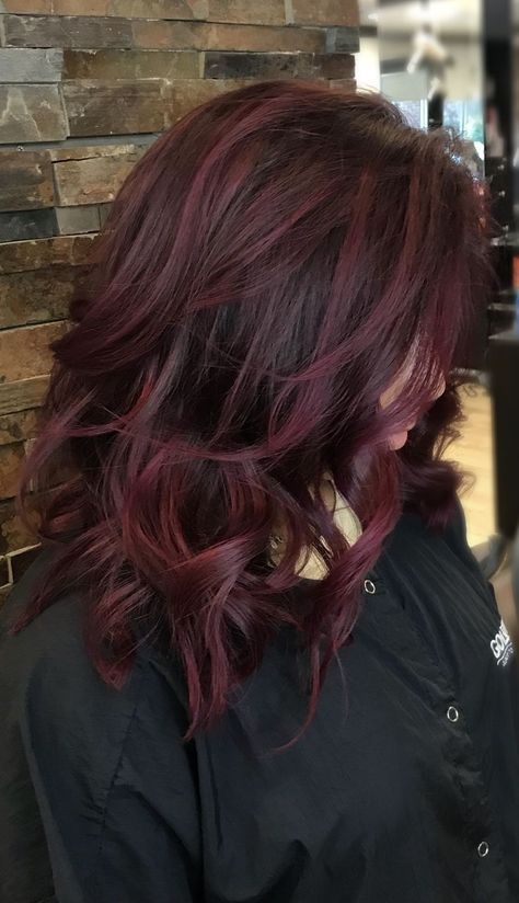 Dark Red Hair Dye, Pelo Color Borgoña, Pelo Color Vino, Dark Red Hair Color, Wine Red Hair, Wine Hair, Dyed Red Hair, Hair Color Burgundy, Dark Red Hair