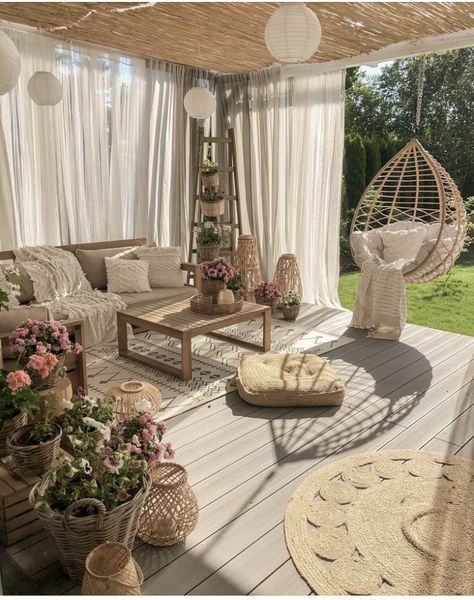 Beautiful Balcony, Patio Decorating Ideas On A Budget, Small Balcony Ideas, Outdoor Living Room, Patio Decorating Ideas, Cozy Room Decor, Outdoor Decor Backyard, Backyard Makeover, Outdoor Patio Decor