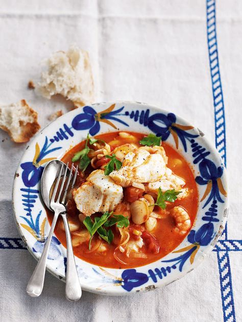 Jazz up a few trusty storecupboard ingredients to make a quick, easy and healthy fish stew. Fish Stew Recipes, Fish Stew, Shellfish Recipes, Delicious Magazine, Recipes Delicious, Fish Recipes Healthy, Healthy Meals To Cook, Healthy Fish, Tomato Recipes