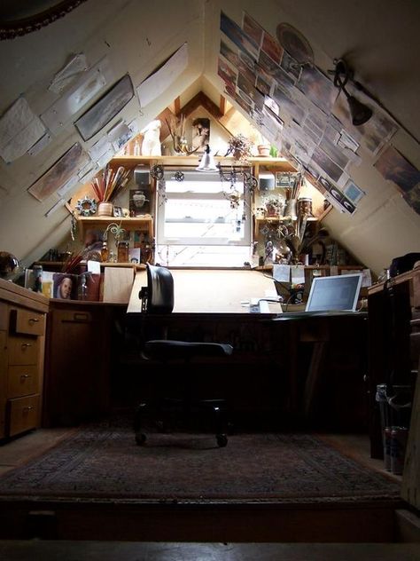 Art Studio In Attic, Art Studio Attic, Attic Atelier, Attic Art Studio, Office Attic, Attic Studio, Attic Office, Attic Ideas, Inspiration Pics