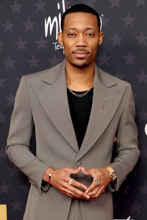 Gregory Abbott Elementary, Critics Choice Awards 2023, Tyler Williams, Tyler James Williams, Tyler J, Triangle Sign, Tyler James, Abbott Elementary, Red Carpet Glam