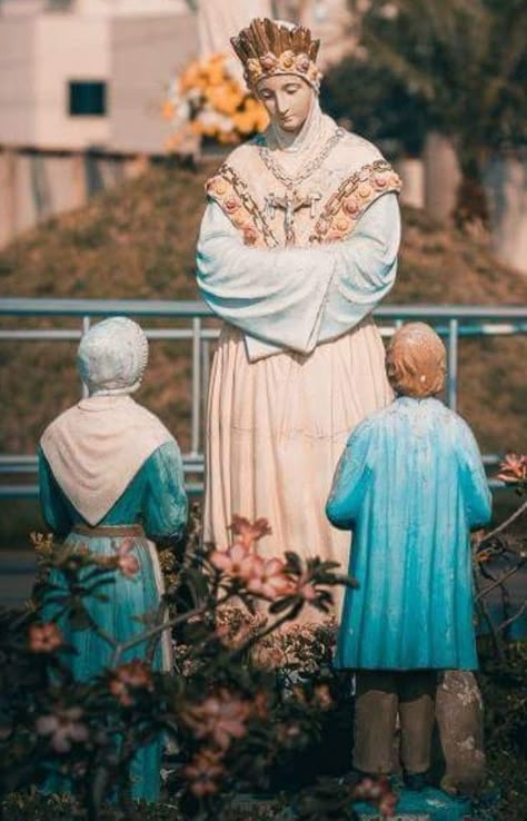 Our Lady of La Salette Our Lady Of The Gate Of Dawn, Our Lady Of Assumption Images, Our Lady Of Montserrat, Our Lady Of La Salette, Our Lady Of The Blessed Sacrament, Saint Costume, Images Of Mary, Blessed Mother Mary, Blessed Virgin