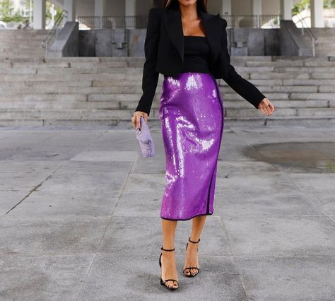 Purple Sequin Skirt, Sequin Skirt Outfit, Purple Woman, Sequined Skirt, Sequin Midi Skirt, Skirt With Zipper, Night Out With Friends, Ever Pretty, Woman Clothes