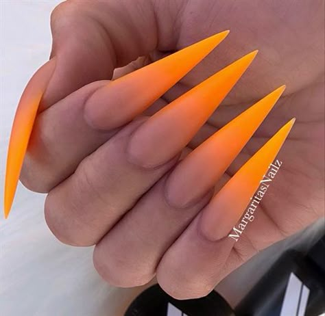 Matte Stiletto Nails, Orange Ombre Nails, Neon Orange Nails, Orange Acrylic Nails, Summer Nails Colors Designs, Bling Nail Art, Beach Nail, Orange Nail Designs, Stiletto Nails Designs