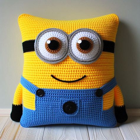 Crochet Minion Free Pattern, Crochet Basket Patterns, Minion Pillow, Crochet Cushion Covers, Minion Crochet Patterns, Minion Craft, Crochet Minion, Minion Pattern, Crochet Cushion Pattern