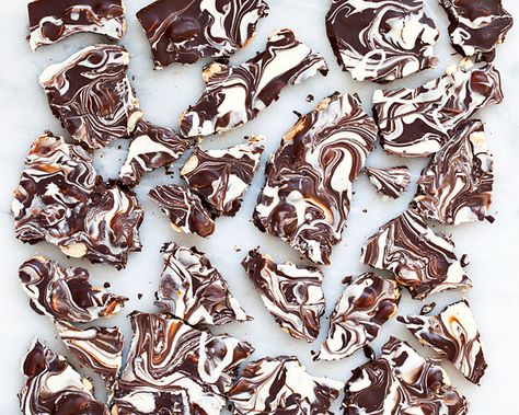 Marbled Chocolate Bark Marbled Chocolate, Marble Chocolate, Almond Bark, Dump Cake Recipes, Chocolate Bark, Homemade Candies, Roasted Peanuts, Chocolate Drinks, Homemade Treats