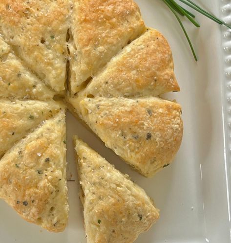 Savory No Butter Cheese Scones, made with Yogurt [eggless] - Yes, Yum, Go! Greek Yogurt Scones, Yogurt Scones, Cheese And Chive Scones, Easy Drop Biscuits, Butter Making, Cheese Scones, Savory Cheese, Savory Scones, Yogurt Milk