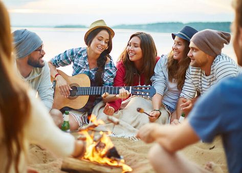 Have a laid back bonfire and barbecue party on New Year in Goa on a budget with your friends on a beach Hard Would You Rather, Campfire Games, Summer Campfire, Couples Camping, Guitar Songs For Beginners, Campfire Songs, Bbq Gloves, Singing Tips, Games For Teens