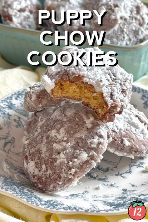 Puppy Chow Cookies | 12 Tomatoes Puppy Chow Cookies Recipes, Classic Cookie Recipes, Mississippi Mud Cookies, Mud Cookies, 2024 Cookies, Puppy Chow Cookies, Cookies Bar Recipes, Food Ideas For Party, Lush Recipes