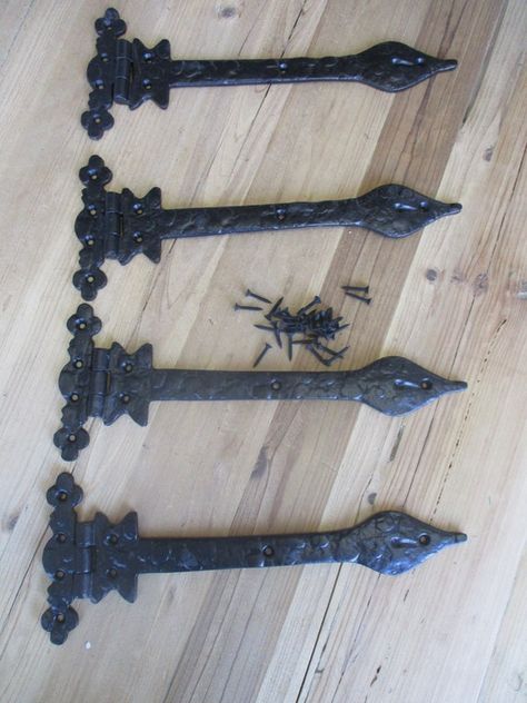 Large Barn Door, Iron Door Hinges, Porte In Ferro, Vintage Style Bathroom, Barn Door Hinges, Iron Straps, Iron Hinges, Cast Iron Bathtub, Strap Hinges