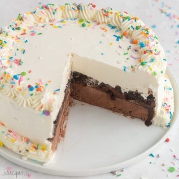 Cheap Fast Meals, Angel Food Cake Roll, Copycat Dairy Queen, Dq Ice Cream Cake, Easy Milkshake, Dq Ice Cream, Childhood Birthday, Dairy Queen Ice Cream, Coconut Pineapple Cake