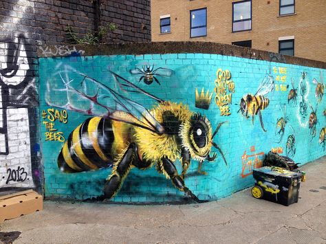 A London Street Artist Paints Swarms of Bees on Urban Walls to Raise Awareness of Colony Collapse Disorder Sticky Tile, Bee Things, Bee Stuff, The Bees Knees, Amazing Street Art, Fence Art, 3d Street Art, Colossal Art, Murals Street Art