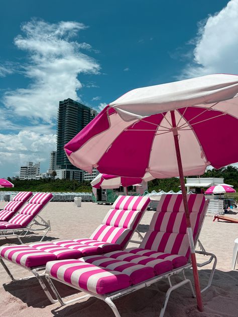 Hot pink umbrellas and beach chairs in Miami Beach at W Hotel South Beach Pink Beach Chair, Hot Pink Beach Aesthetic, Hot Pink Summer Aesthetic, Barbie Bar, Aesthetic Rosa, Beach Barbie, Summer Umbrella, Beach Shacks, Pink Island