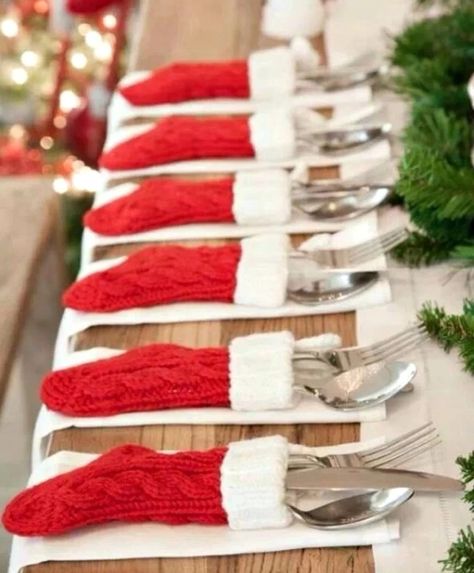 Jul Diy, Dollar Store Christmas, Christmas Tablescape, Simple Christmas Decor, Easy Christmas Decorations, Christmas Brunch, Navidad Diy, Christmas Table Settings, Noel Christmas