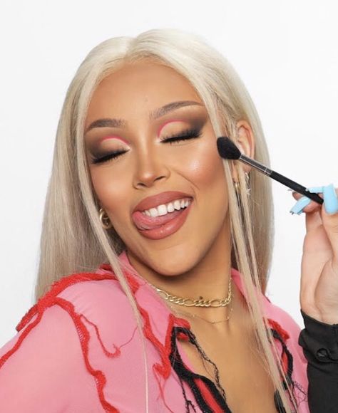 Doja Cat Makeup, Evening Eye Makeup, Cute Eyeshadow Looks, Celebrity Makeup Looks, Chic Makeup, Barbie Makeup, Makeup Lessons, Mother Cat, Ethereal Makeup