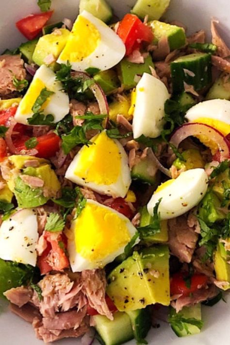 Tuna Avocado Egg Salad Baked Beans Salad, Tuna Avocado Salad, Chopped Salad Dressing, Avocado Diet, Tuna Egg Salad, Avocado Egg Recipes, Avocado Tuna, Sauteed Chicken Breast, Avocado Tuna Salad