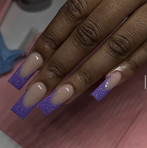 Purple Acrylic Nails Black Women, Dark Purple Nail Designs Prom, Purple Nails For Graduation, Graduation Nails Acrylic Purple, Light Purple Nails Short Square, Dark Purple Glitter French Tip Nails, Baddie Nails Acrylic Purple, Dark Purple Nail Inspo Acrylic, Purple Nails For Birthday