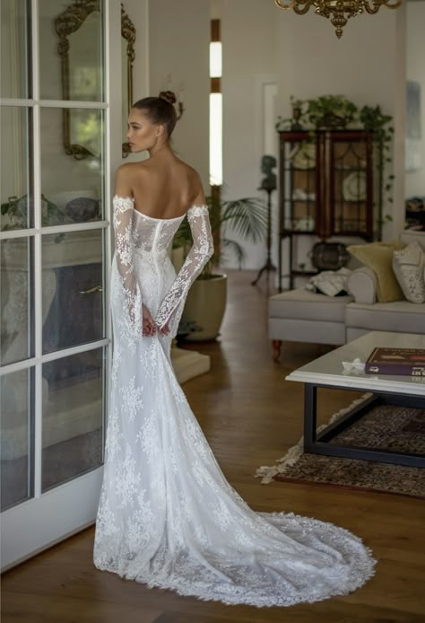 Lace Wedding Dress With Sleeves Backless, Lace Wedding Dress Backless, Wedding Dress Gloves Vintage, Wona Wedding Dress, Sleeved Lace Wedding Dress, Neta Dover, Wedding Dress Off The Shoulder, Classy Wedding Dress, Kleinfeld Bridal