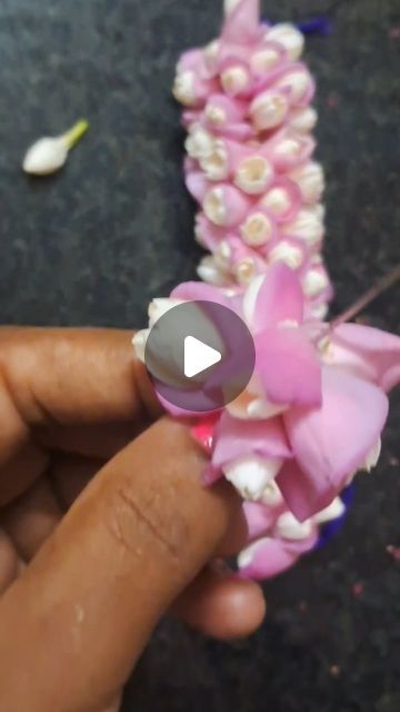 Jasmine For Hair, Orchid Flower Jewellery For Haldi, Flower Decoration For Pooja, Jasmine Garland, Rose Garland Wedding, Flower Garland Diy, Garland Diy, Flower Tie, Flower Decorations Diy