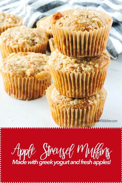 Apple Streusel Muffins are made with apple sauce and greek yogurt for a healthy breakfast treat. #weightwatchers #applesaucemuffins #greekyogurt #healthymuffins Apple Sauce Muffins Healthy, Apple Sauce Muffins, Vegan Apple Muffins, Muffins Apple, Apple Streusel Muffins, Applesauce Muffins, Easy Egg Recipes, Apple Streusel, Streusel Muffins