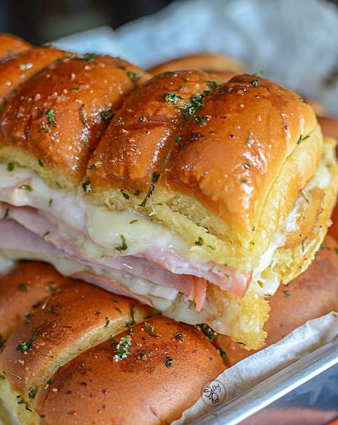 CHICKEN CORDON BLEU SLIDERS | The Salty Pot Chicken Cordon Bleu Sliders, Favourite Appetizer, Yummy Sliders, Cordon Bleu Sliders, Appetizers Chicken, Sliders Recipes Chicken, Ham And Cheese Sliders, Cordon Blue, Slider Sandwiches