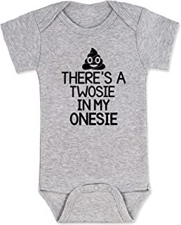 Onsies Ideas Girl, Onesie Sayings, Onesie Ideas, Funny Onesies, Market Ideas, Circuit Projects, Baby Ideas, Cricut Ideas, Funny Babies