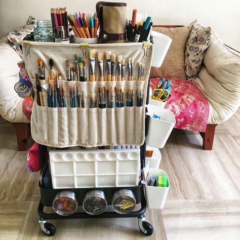 Home Art Studios, Dream Art Room, Rangement Art, Trolley Storage, Art Studio Space, Art Studio Organization, Art Supplies Storage, Art Studio Room, Craft Room Design