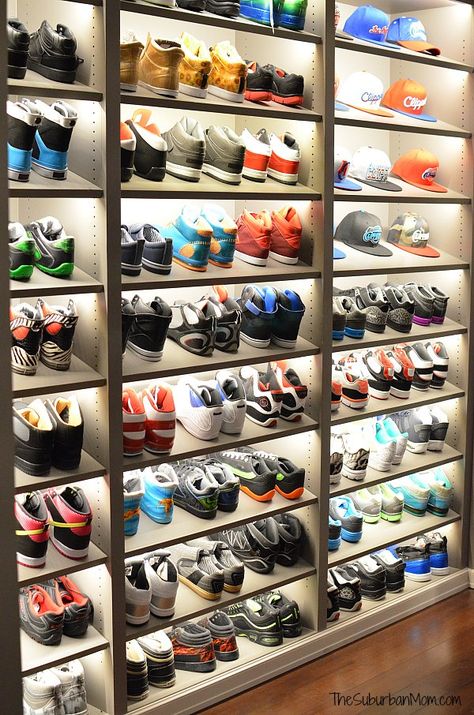 Sneaker Room Decor Ideas, Sneaker Head Closet Ideas, Men’s Shoe Closet, Shoes Shelf Ideas, Sneaker Display Bedroom, Shoes Decoration Ideas, Luxury Shoe Closet, Sneaker Head Closet, Sneakers Closet