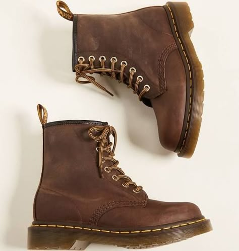 Brown Boot Aesthetic, Brown Leather Doc Martens, Cheap Doc Martens, Brown Docs Aesthetic, Doc Martens Brown Boots, Brown Doc Martens Aesthetic, Brown Dc Martins Outfits, Brown Martens Outfit, Old Doc Martens