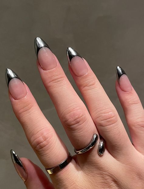 ✨ Chrome Frenchie Nail Set ✨ "Mila" White And Black Chrome Nails, Nail Designs Chrome Art Ideas, Billard Nails, Black Chrome French Tip, Silver Chrome Nails French Tip, Nails Silver French Tip, Black Chrome Nails Designs, French Tip Nails Y2k, 21st Nails