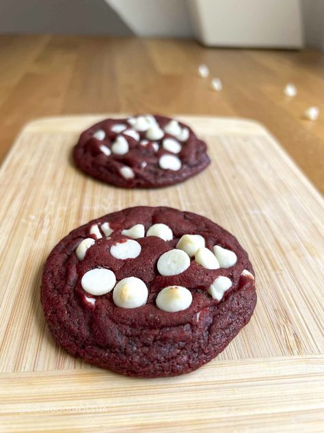 Sourdough Red Velvet Cookies - Jesha's Red Velvet Sourdough Cookies, Sourdough Red Velvet Cookies, Sourdough Flavors, Red Velvet Cookie Recipe, Easy Red Velvet, Bagel Bread, Sourdough Bagels, Ice Cream Sandwiches Recipe, Velvet Cookies