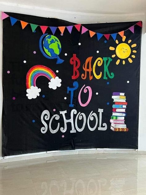 Welcome Back To School Chart, Classroom Rules Decoration, Attendance Board, Kindergarten Art Crafts, Class Timetable, Kindergarten Decorations, School Art Activities, Classroom Welcome, Selfie Frame