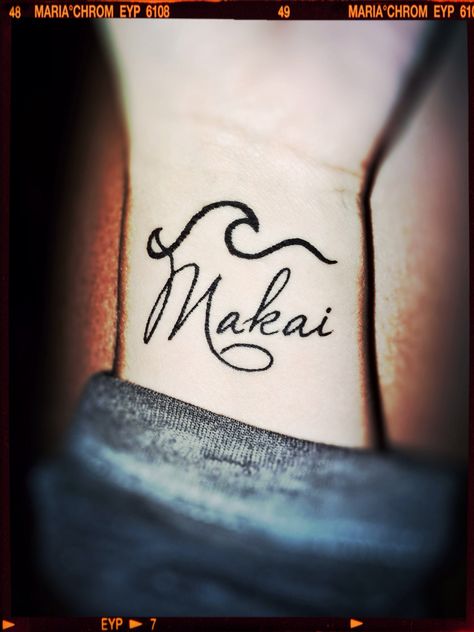 Wave Tattoo Makai(Hawaiian directional term) meaning= towards the ocean #wavetattoo#ocean#mypassion this is cool I enjoy it Wave Tattoo Meaning, Child Tattoo, Hawaii Tattoo, Tattoo Name Fonts, Alas Tattoo, Aquarius Tattoo, Wave Tattoo, Makeup Logo, Hawaiian Tattoo