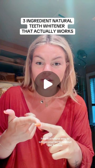 Laura Renaud on Instagram: "TRY THIS TO WHITEN YOUR TEETH NATURALLY! 🙌🏻" How Whiten Your Teeth, How To Make Your Teeth White, How To Whiten Your Teeth, How To Whiten Teeth, Whitened Teeth, Diy Teeth Whitening, Hydrogen Peroxide Teeth Whitening, Whiten Teeth At Home, Natural Teeth Whitening Diy